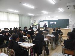 震災についての学習の様子（1年生）