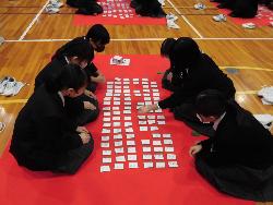 1年生カルタ（百人一首）大会の様子