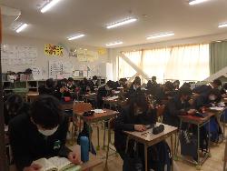 入試対策をする3年生