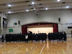 3年生お別れ会の様子（学年合唱）