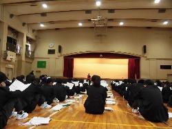 部活動紹介の様子（担当の先生からの説明）