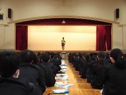 部活動紹介の様子（各部代表からの説明）