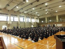 専門委員認証式の様子（集合する生徒達）
