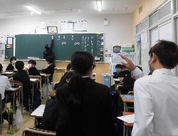 専門委員会のようす（学年での協議）
