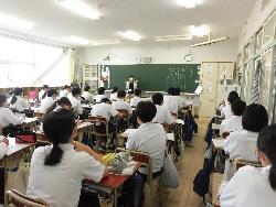 授業の様子（2年生道徳）