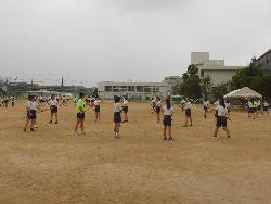 学年練習の様子（3年女子リズムなぎなた）