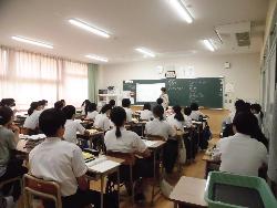 授業の様子（3年生家庭科）