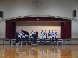 合唱練習の様子（2年生体育館練習）
