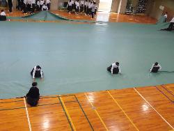 体育館準備の様子