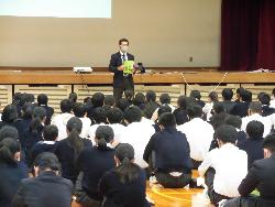 トライやる・ウィーク事前指導の様子（先生からの話）