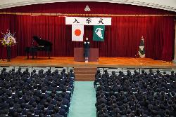 入学式の様子（新入生誓いの言葉）