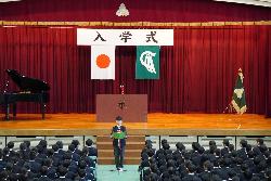 入学式の様子（在校生歓迎の言葉）