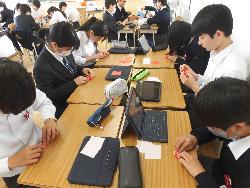 学活の様子（3年生修学旅行に向けて）