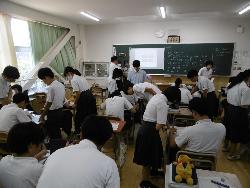 公開授業の様子（3年生理科）