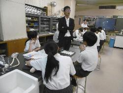 公開授業の様子（3年生理科）