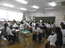 学級役員選挙の様子（1年生）