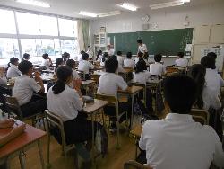 学級役員選挙の様子（2年生）