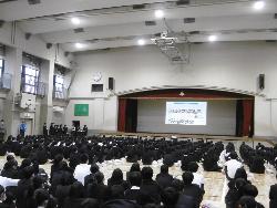 全校集会の様子
