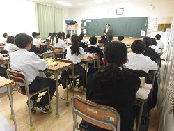 林間学舎事前指導の様子（学級指導）