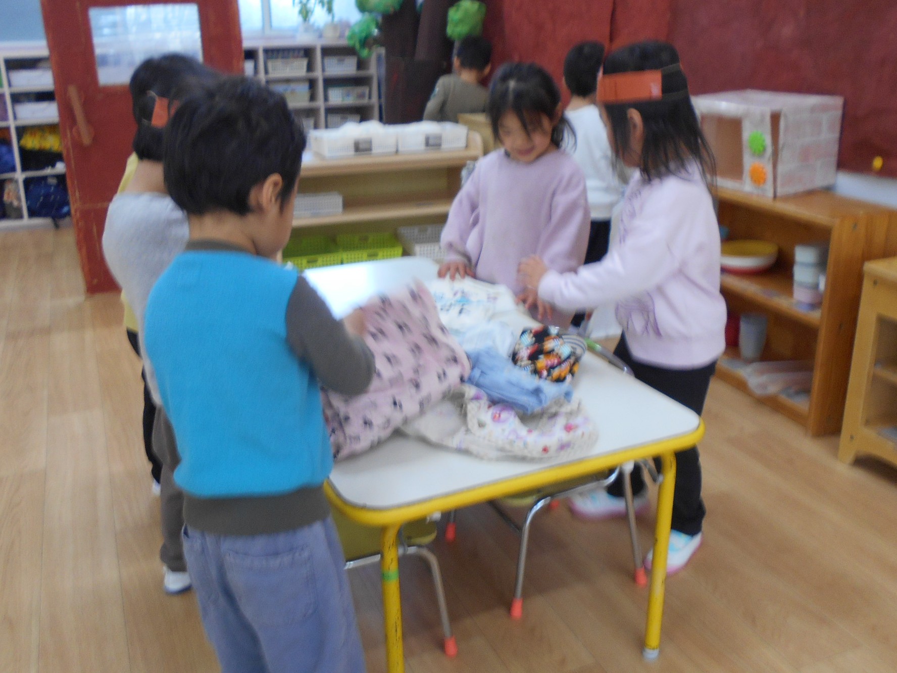 洗濯物をたたむよ