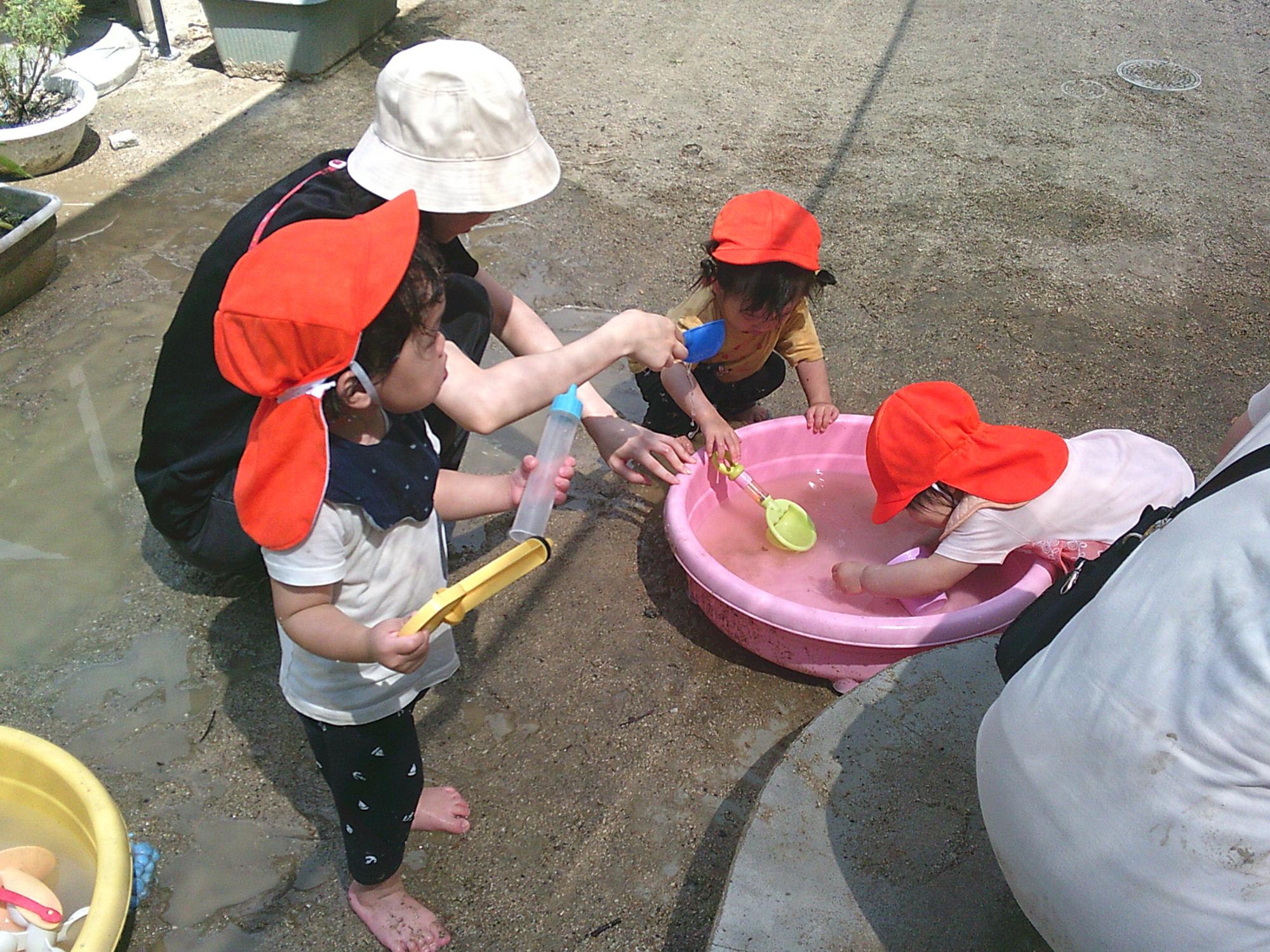 乳児水遊び