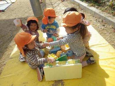1歳バーベキューごっこ