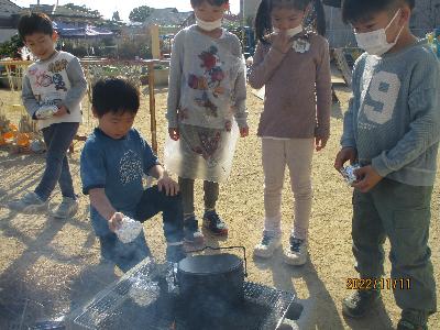 きのこ焼く