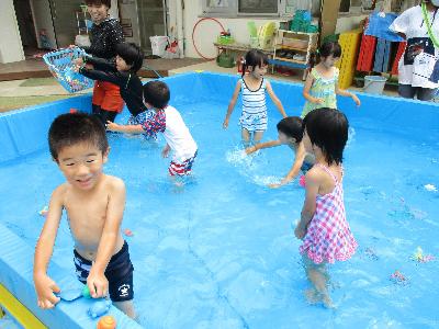 4歳おもちゃひろい