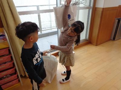 重さを比べる