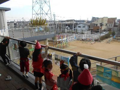 園庭にソリのあと