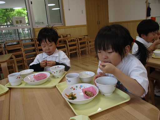 給食