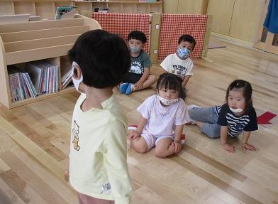 内科健診　幼児写真