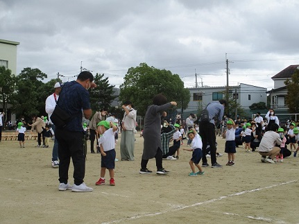 保護者とふれあい