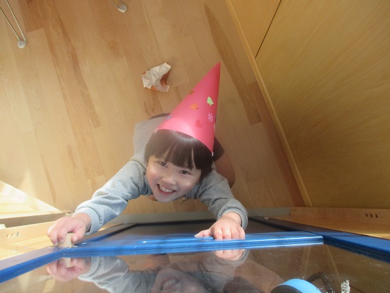 帽子でかくれんぼ２
