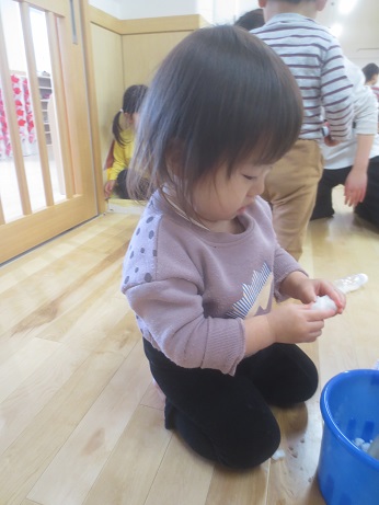ゆきにふれる